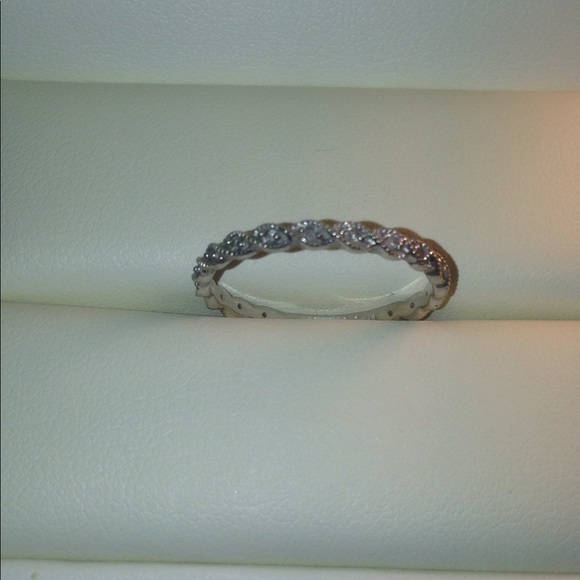 Jared Engagement/Promise Ring - Picture 4 of 4